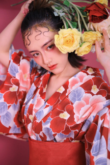 女孩子衣服掉的视频